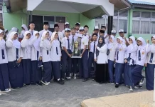 Penyerahan Hadiah Class Meeting Semester Ganjil MTsN Tanjungpinang 