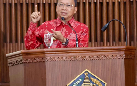 Gubernur Sampaikan Raperda Penambahan Penyertaan Modal Daerah BPD