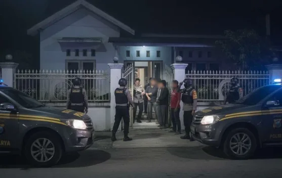 Penggerebekan Save House Ilegal TKI Desa Kapur Kubu