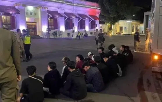 Polrestabes Surabaya Ringkus 18 Pemuda Pemicu Kerusuhan