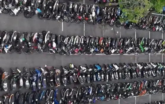 Polrestabes Surabaya Kembalikan Motor Curian Melalui “Bazar Ranmor”