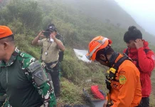 Tim SAR Temukan Korban Dan Serpihan Pesawat ATR 42-500