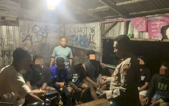 Polisi Bubarkan Sekelompok Pemuda Mabuk Miras di Kupang