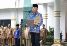 Sekda Lumajang Serahkan Tali Asih Purna ASN
