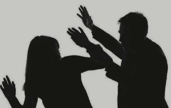 Akibat Adu Mulut Dengan Pria, Pelipis Wanita Robek