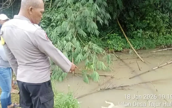 Jenazah Bayi Perempuan Ditemukan Hanyut di Desa Tajurhalang