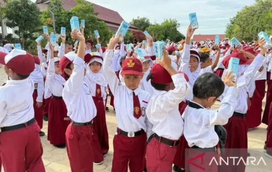 East Kutai Launches Free Milk and Fruit Program