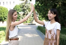 Curhat Menguatkan Persahabatan