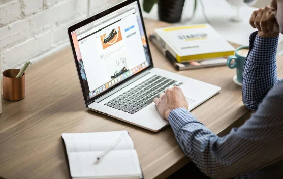 Strategi Bertahan dan Berkembang di Tempat Kerja