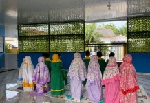Membiasakan Ibadah Sejak Dini pada Anak