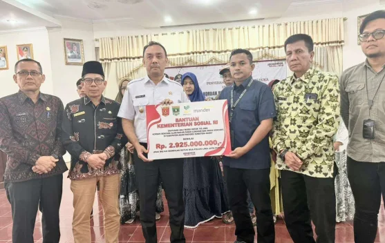 Pemkab Agam Salurkan Bantuan Kemensos