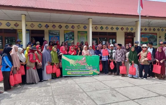 Indojalito Salurkan Bantuan di Tanjung Raya